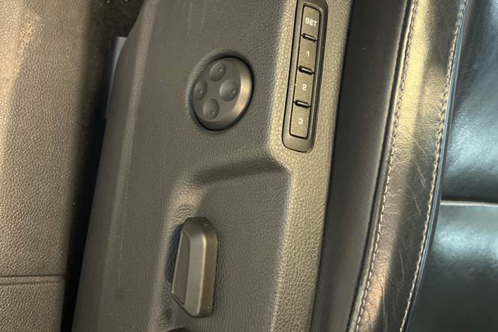 Sort Skoda Superb fra 2015