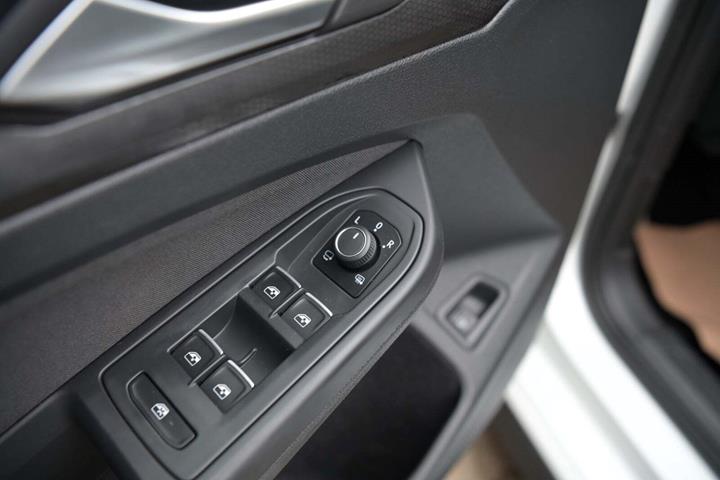 Hvid VW Golf VIII fra 2021