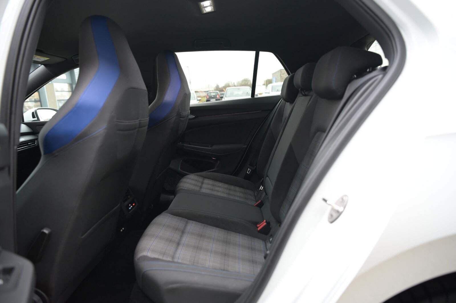 Hvid VW Golf VIII fra 2021