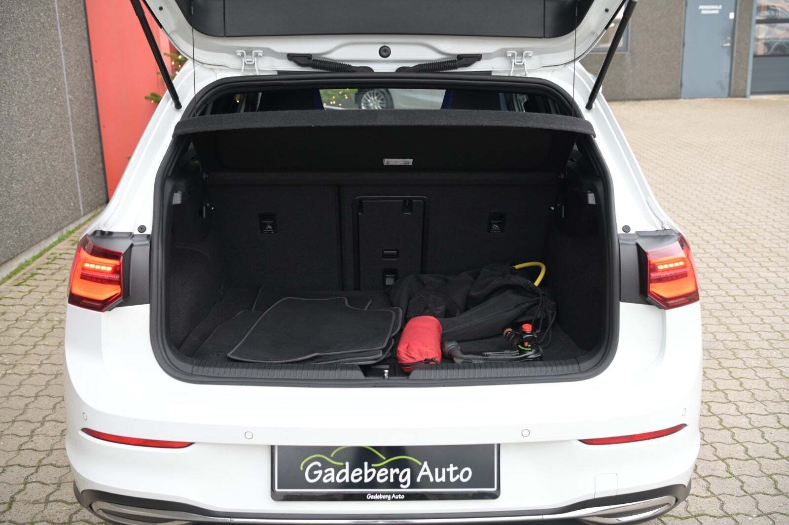 Hvid VW Golf VIII fra 2021