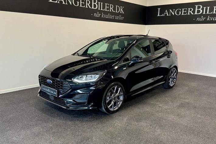 Sort Ford Fiesta fra 2023 set udefra