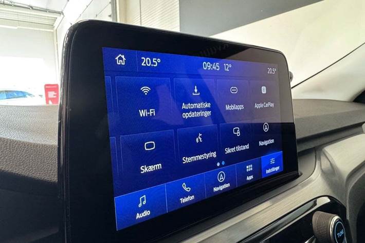 Blå Ford Kuga fra 2021