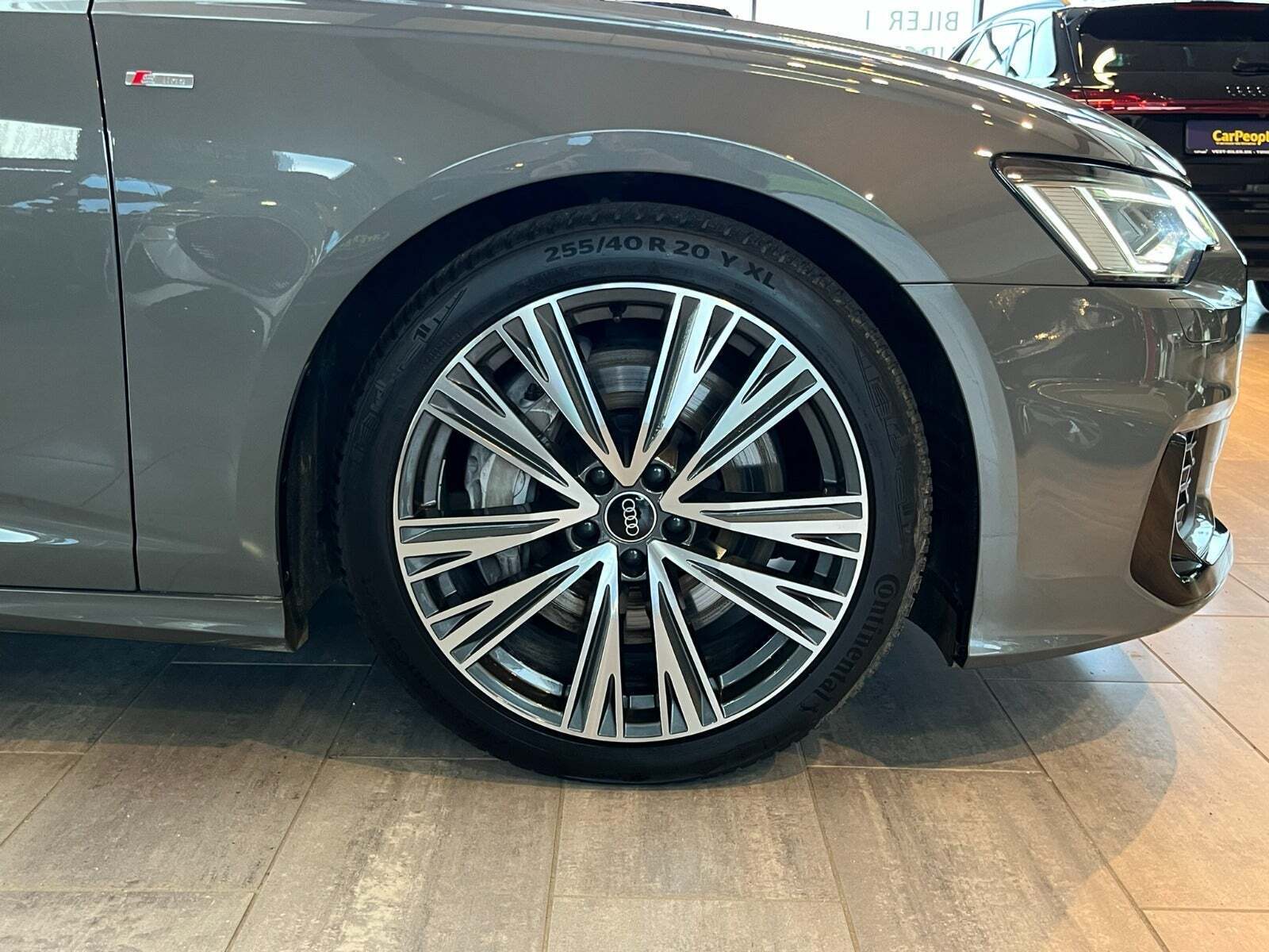 Grå Audi A6 fra 2024