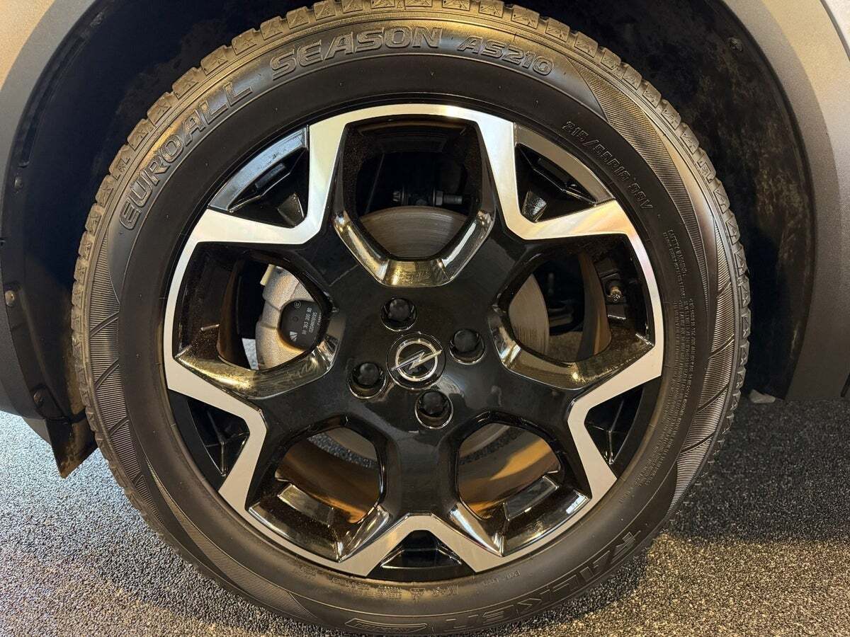 Sølv Opel Mokka-e fra 2023