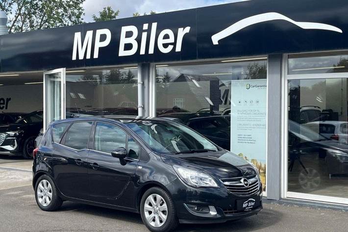 Sort Opel Meriva fra 2016 set udefra