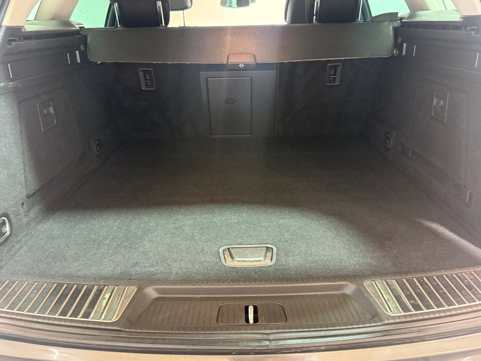 Grå Opel Insignia fra 2016