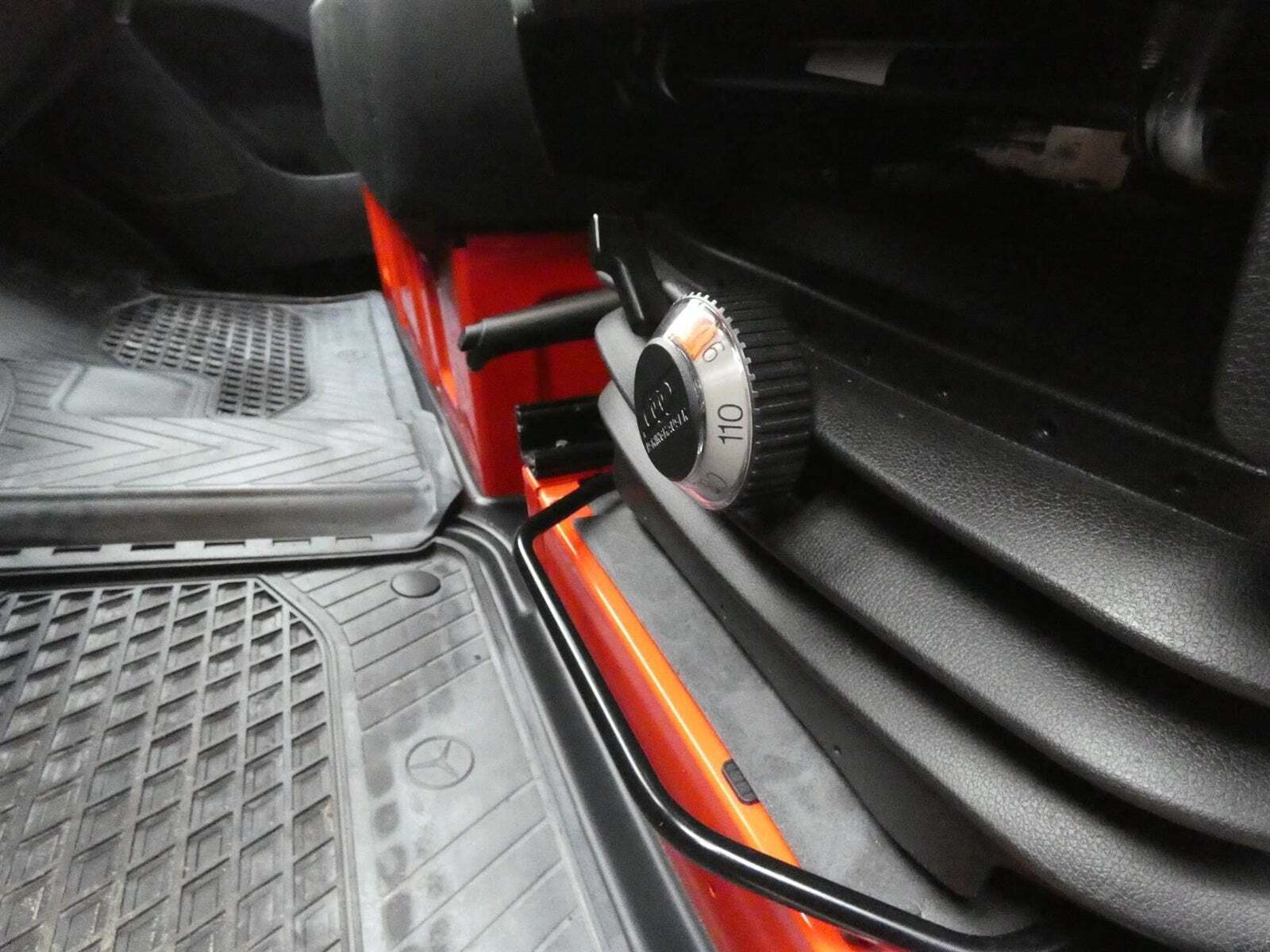 Rød Mercedes Sprinter 317 fra 2022