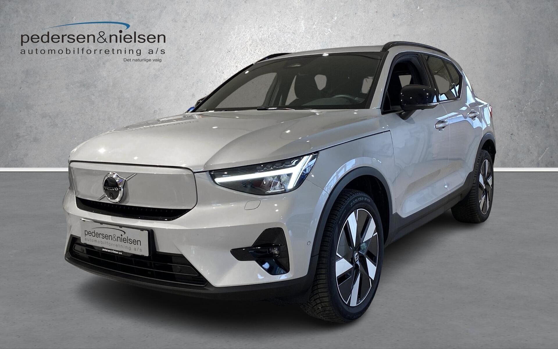 Volvo XC40 Recharge Extended Range Ultimate 252HK 5d Aut.