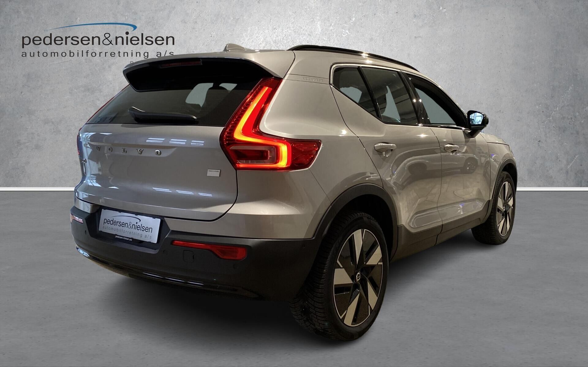 Volvo XC40 Recharge Extended Range Ultimate 252HK 5d Aut.