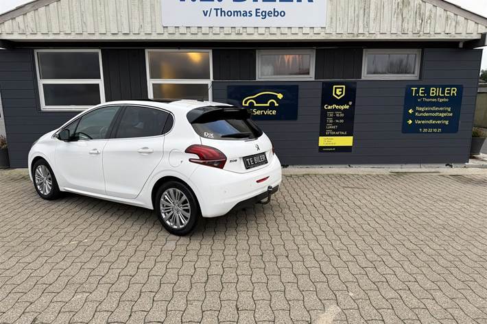 Hvid Peugeot 208 fra 2019