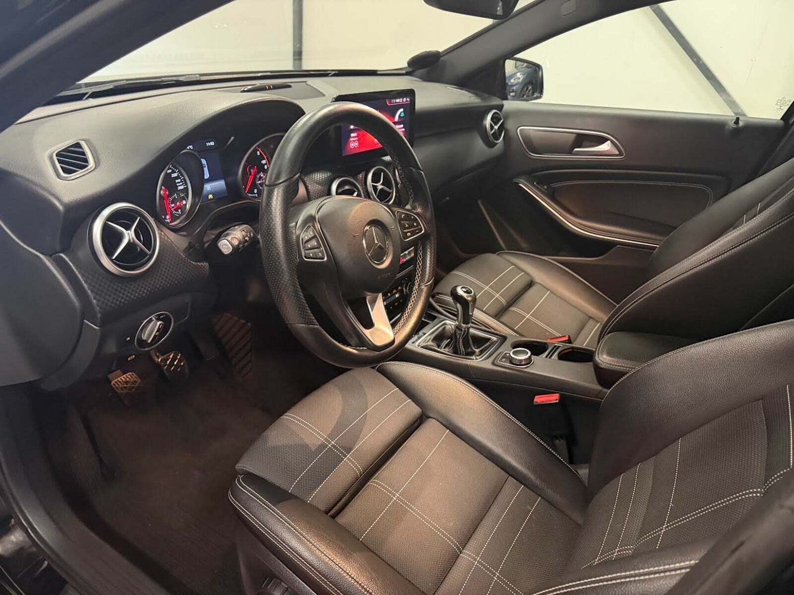 Sort Mercedes A200 d fra 2016