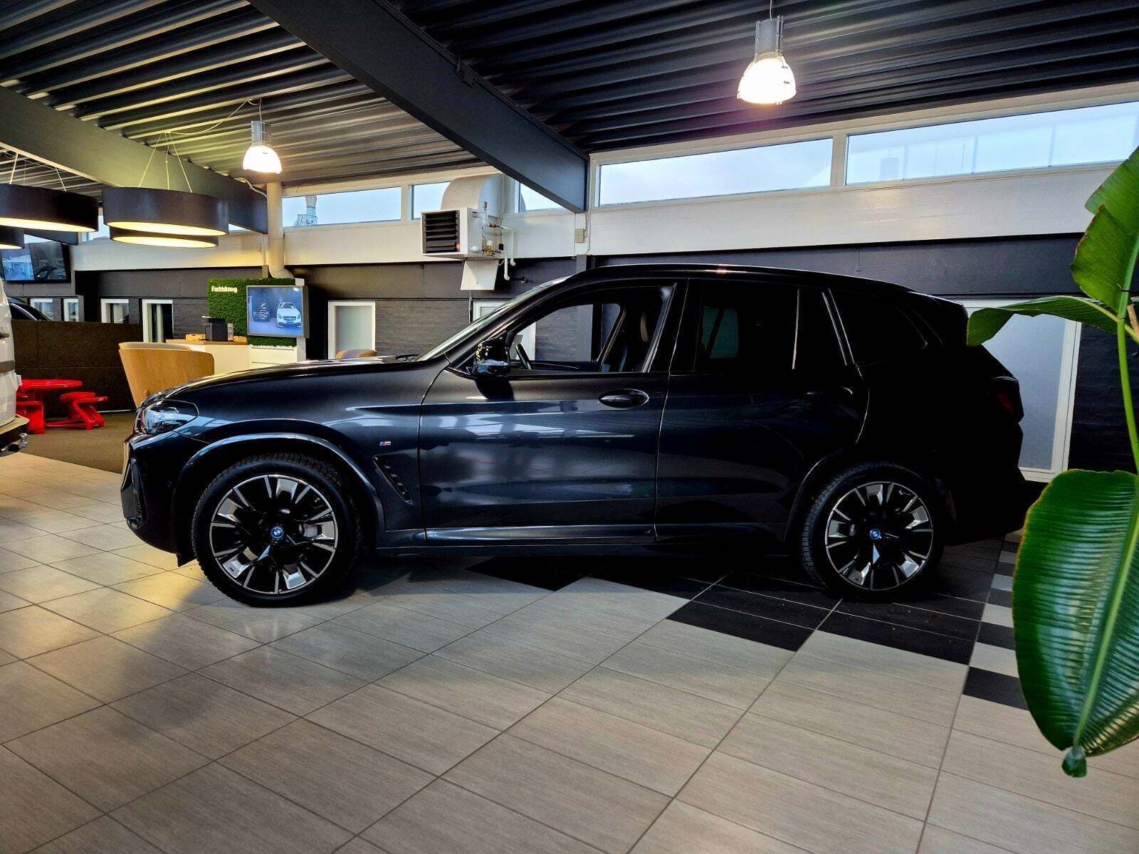 BMW iX3 Charged Plus M-Sport