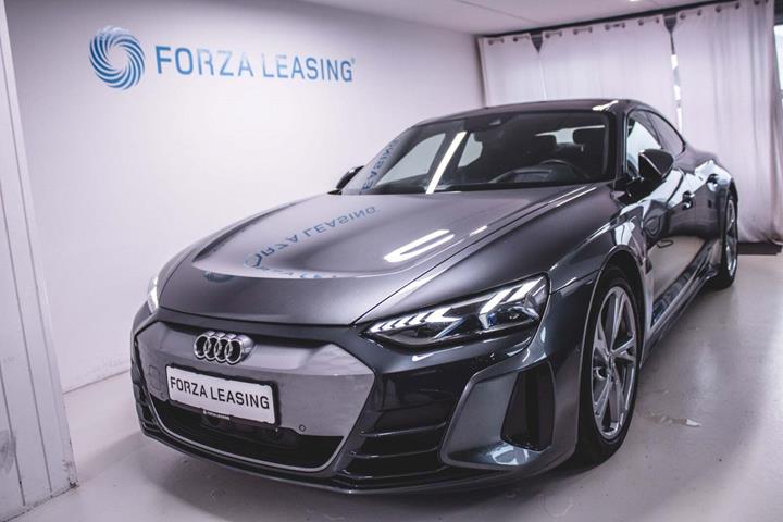 Grå Audi e-tron GT fra 2021