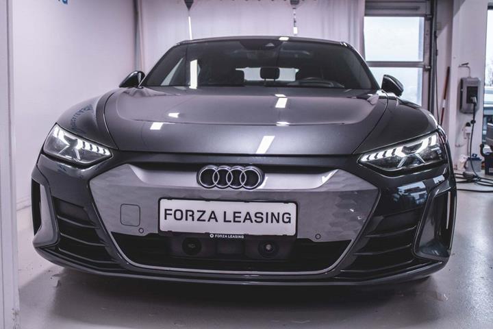 Grå Audi e-tron GT fra 2021