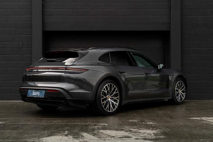 Grå Porsche Taycan 4S fra 2021
