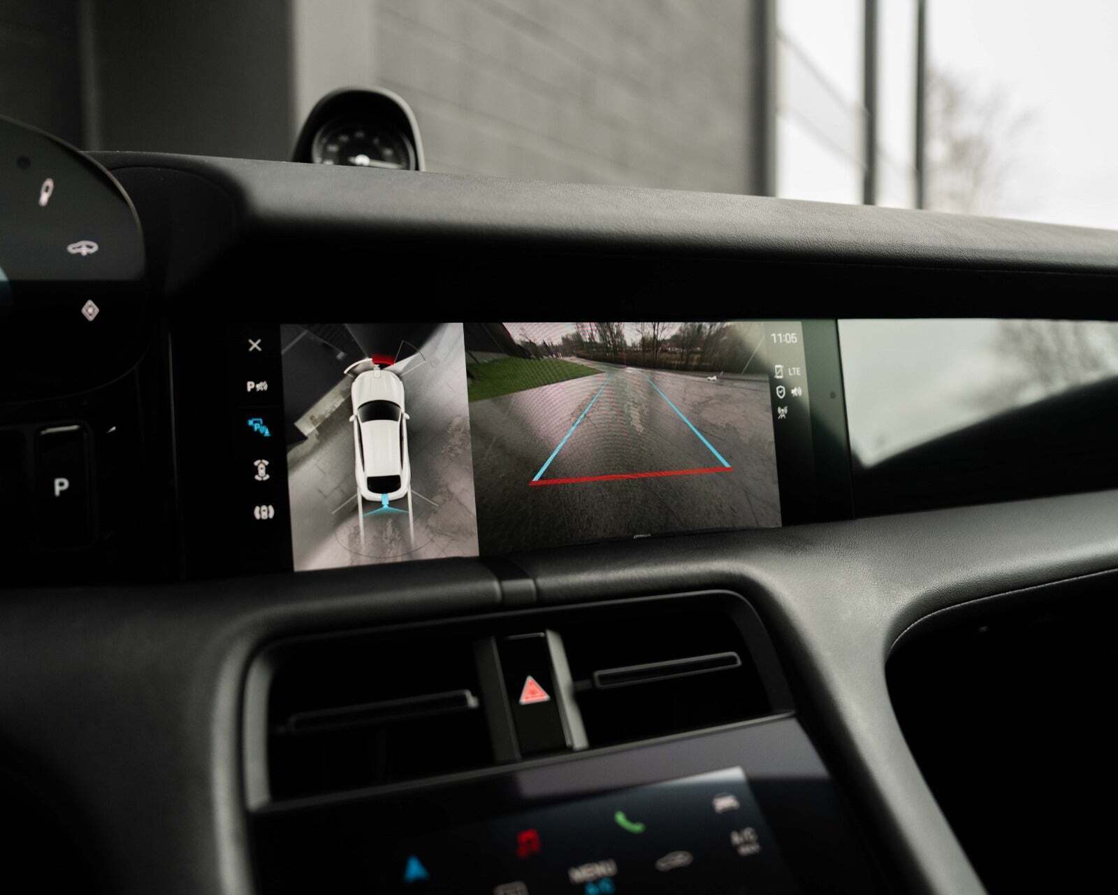 Grå Porsche Taycan 4S fra 2021