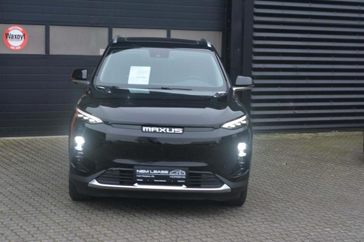Sort Maxus Euniq6 fra 2022 set udefra