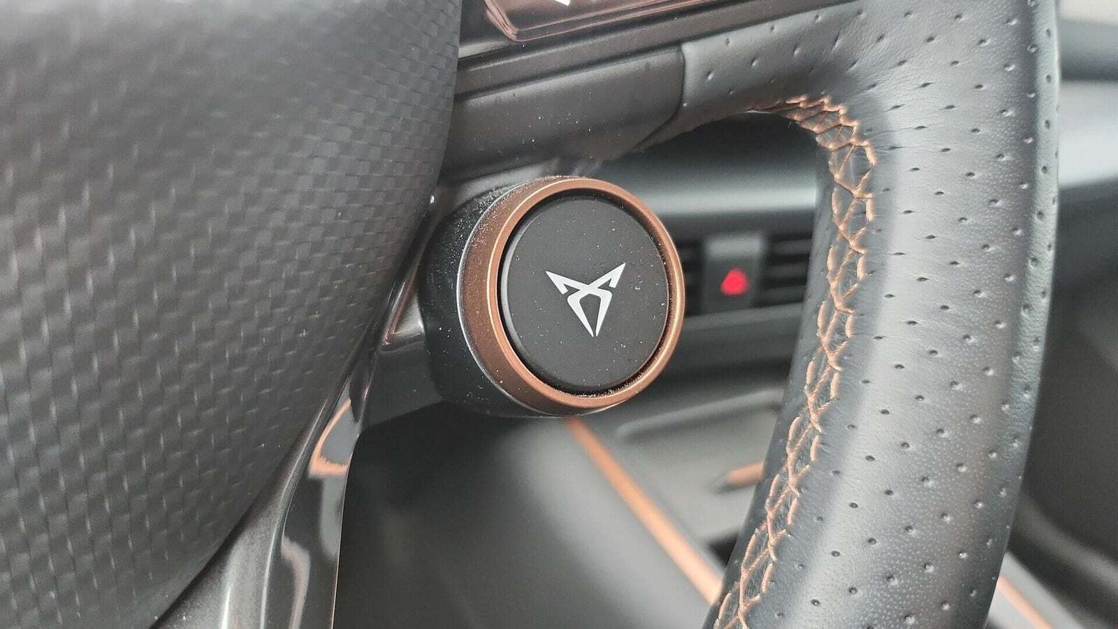 Grå Cupra Born fra 2022