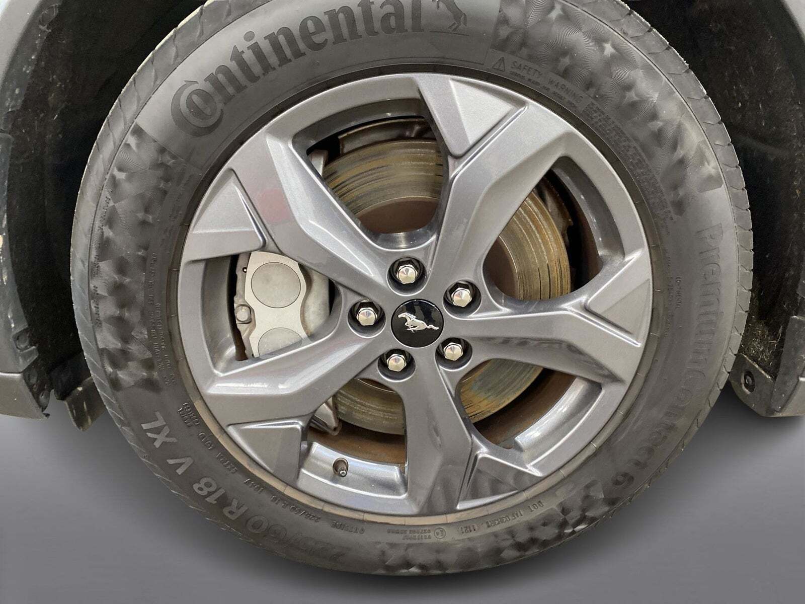 Rød Ford Mustang Mach-E fra 2021