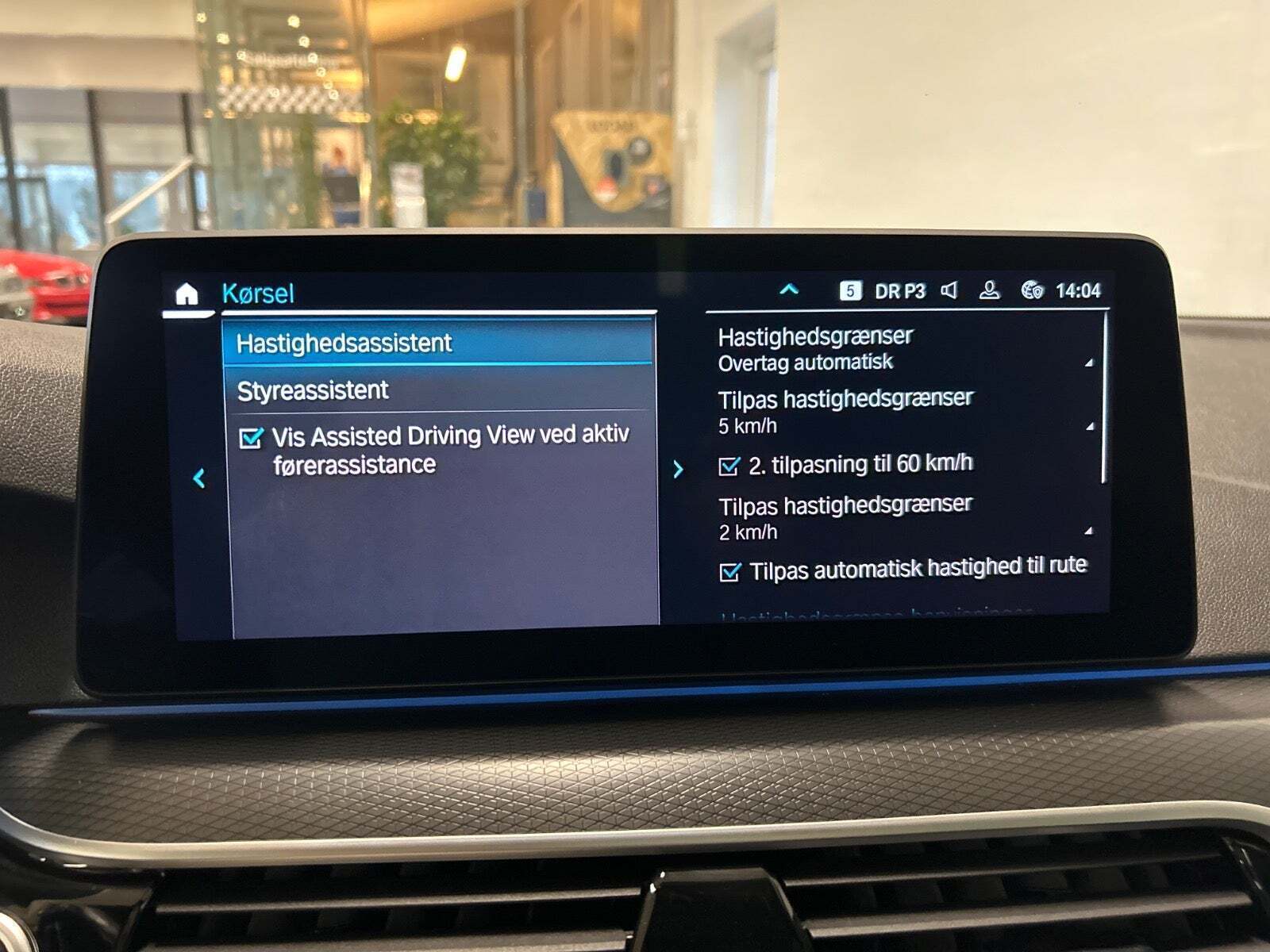 Sort BMW 530e fra 2022