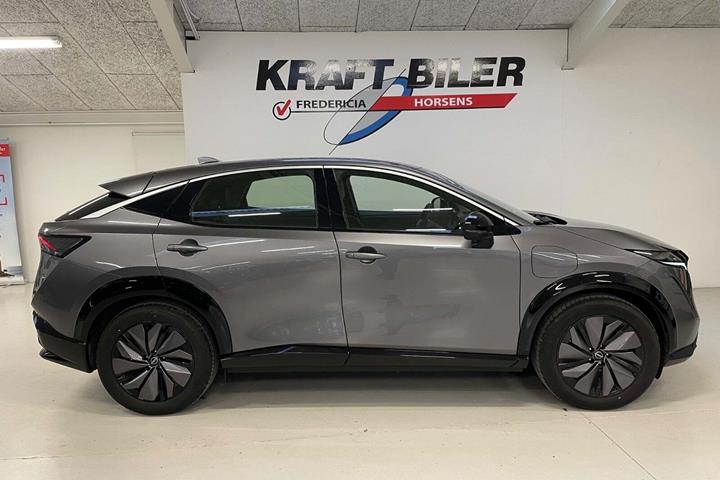 Grå Nissan Ariya fra 2024