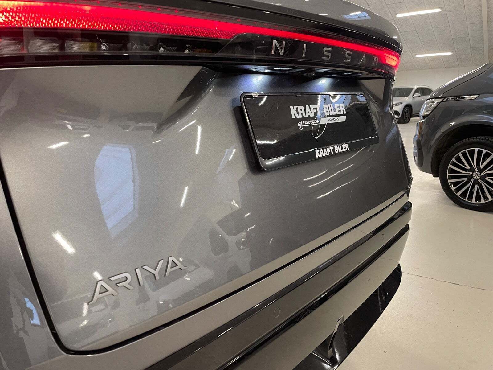 Grå Nissan Ariya fra 2024