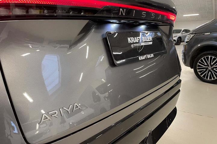Grå Nissan Ariya fra 2024