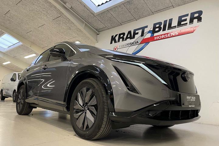 Grå Nissan Ariya fra 2024