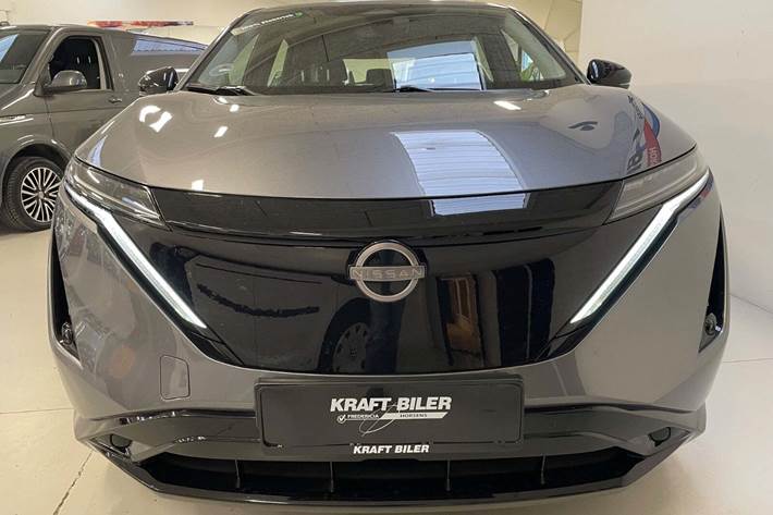 Grå Nissan Ariya fra 2024