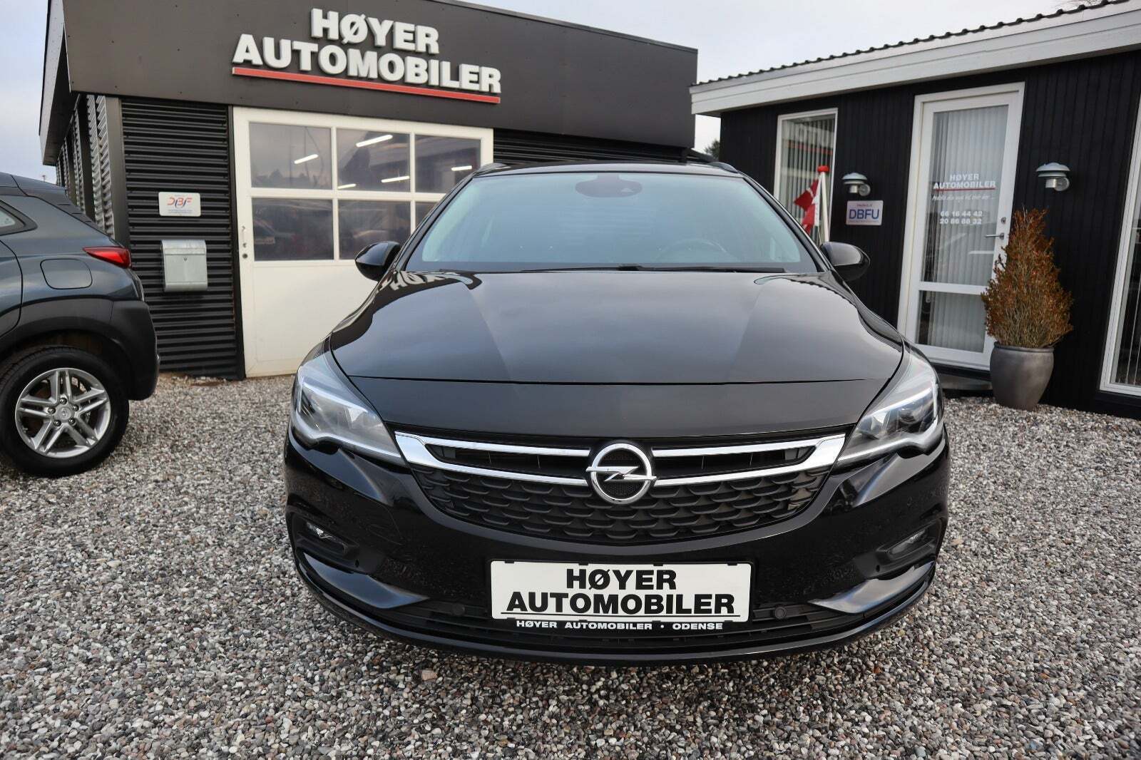 Sort Opel Astra fra 2017