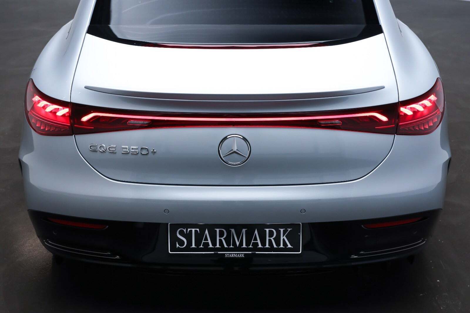 Sølv Mercedes EQE350+ fra 2025