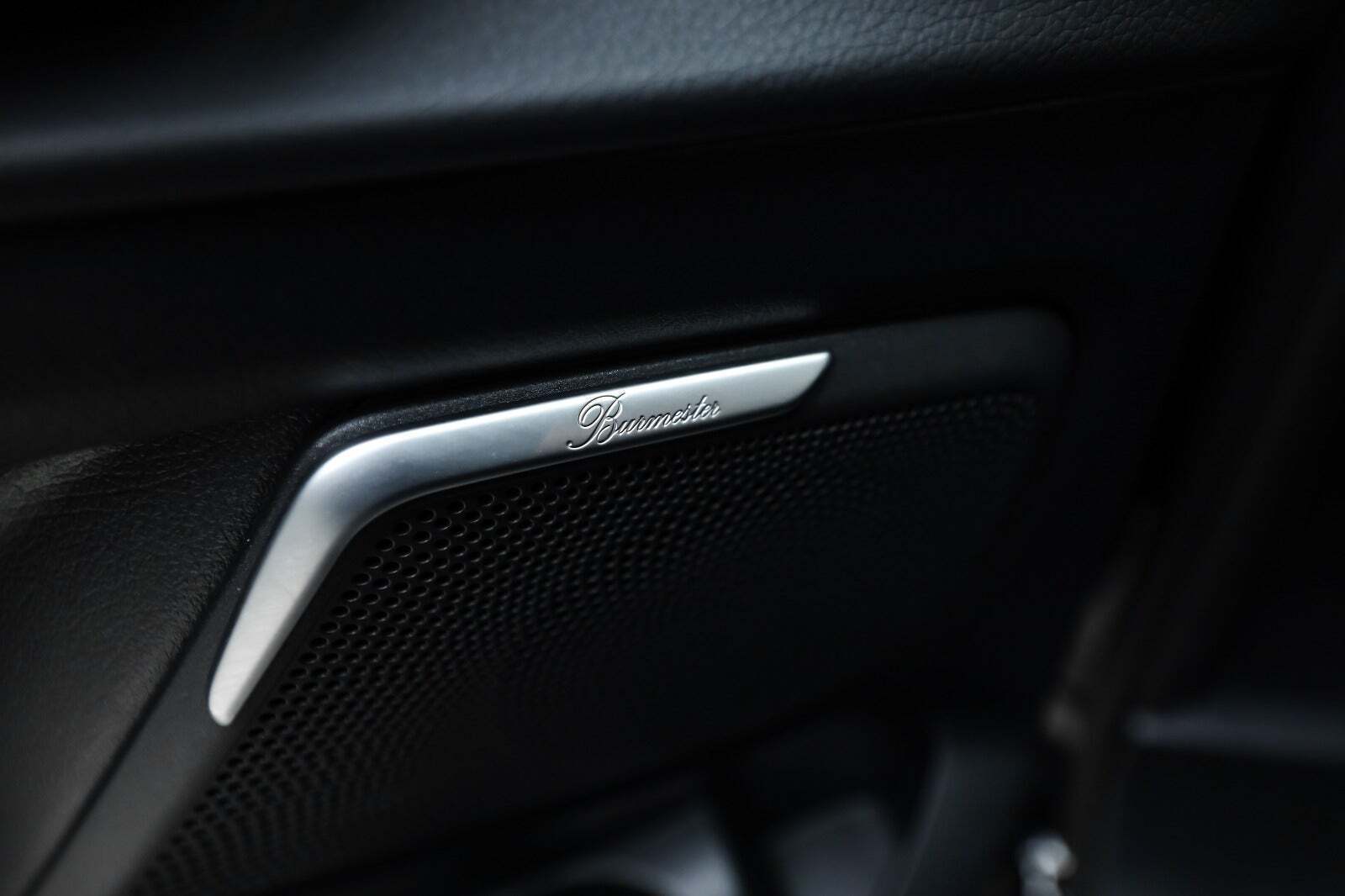 Sort Mercedes EQV300 fra 2022