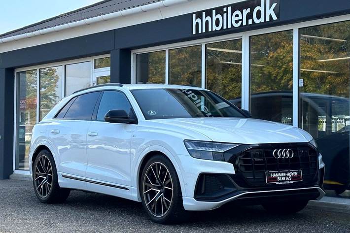 Hvid Audi Q8 fra 2019 set udefra