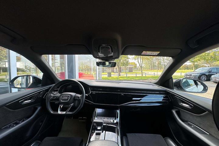 Hvid Audi Q8 fra 2019