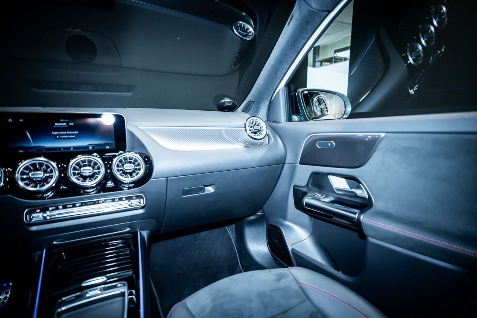 Hvid Mercedes GLA250 e fra 2024