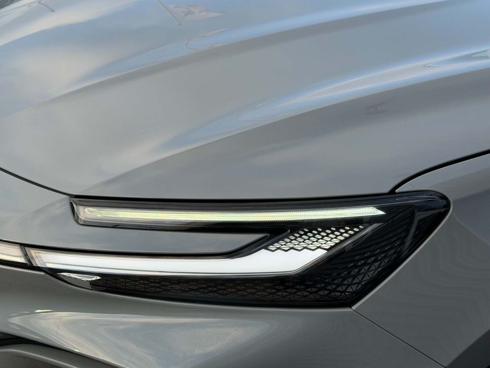 Grå MG Marvel R fra 2022