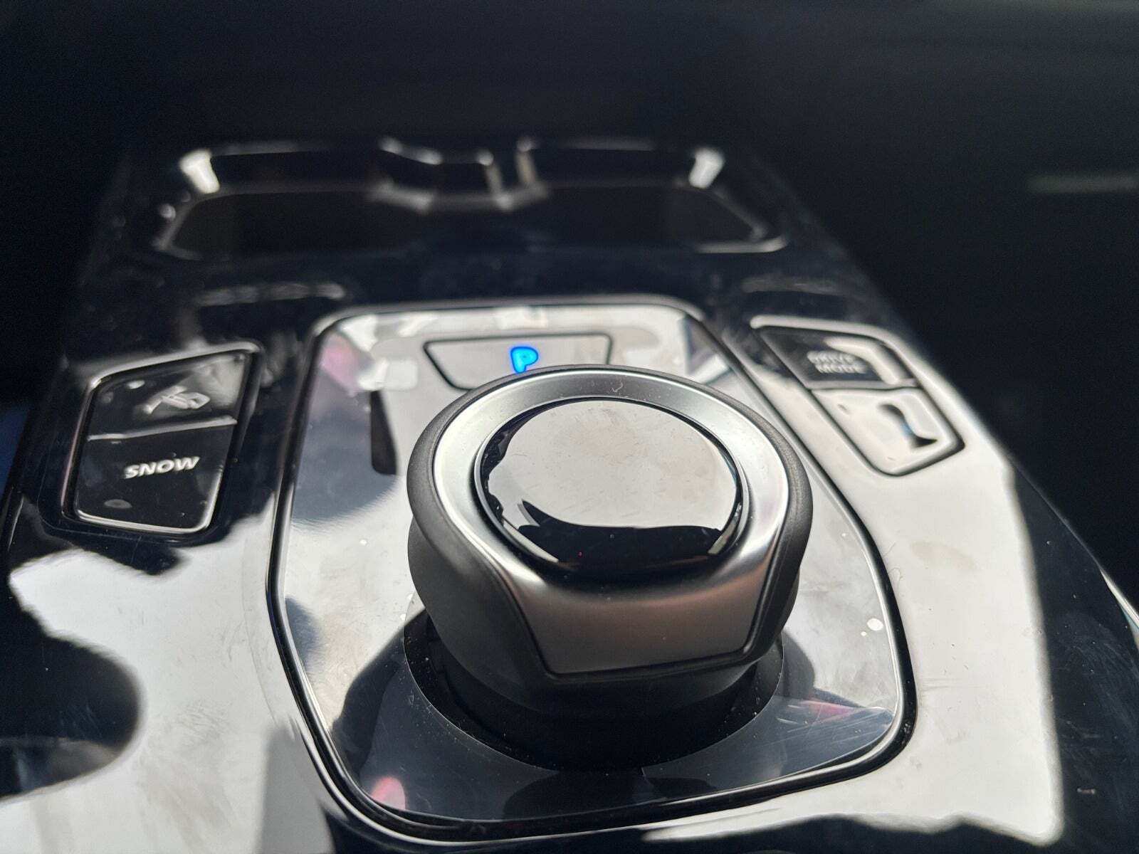 Grå Suzuki eVitara fra 2025