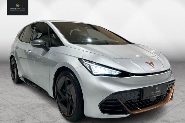 Sølv Cupra Born fra 2022 set udefra