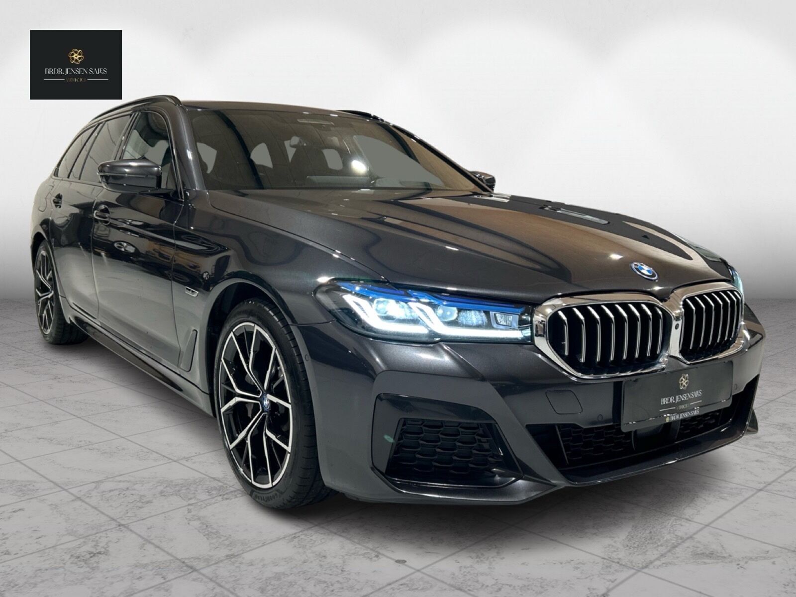 BMW 530e 2,0 Touring Plugin-hybrid M-Sport XDrive Steptronic 293HK Stc 8g Aut.