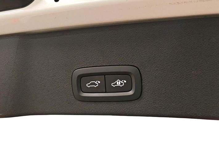 Hvid Volvo C40 fra 2023