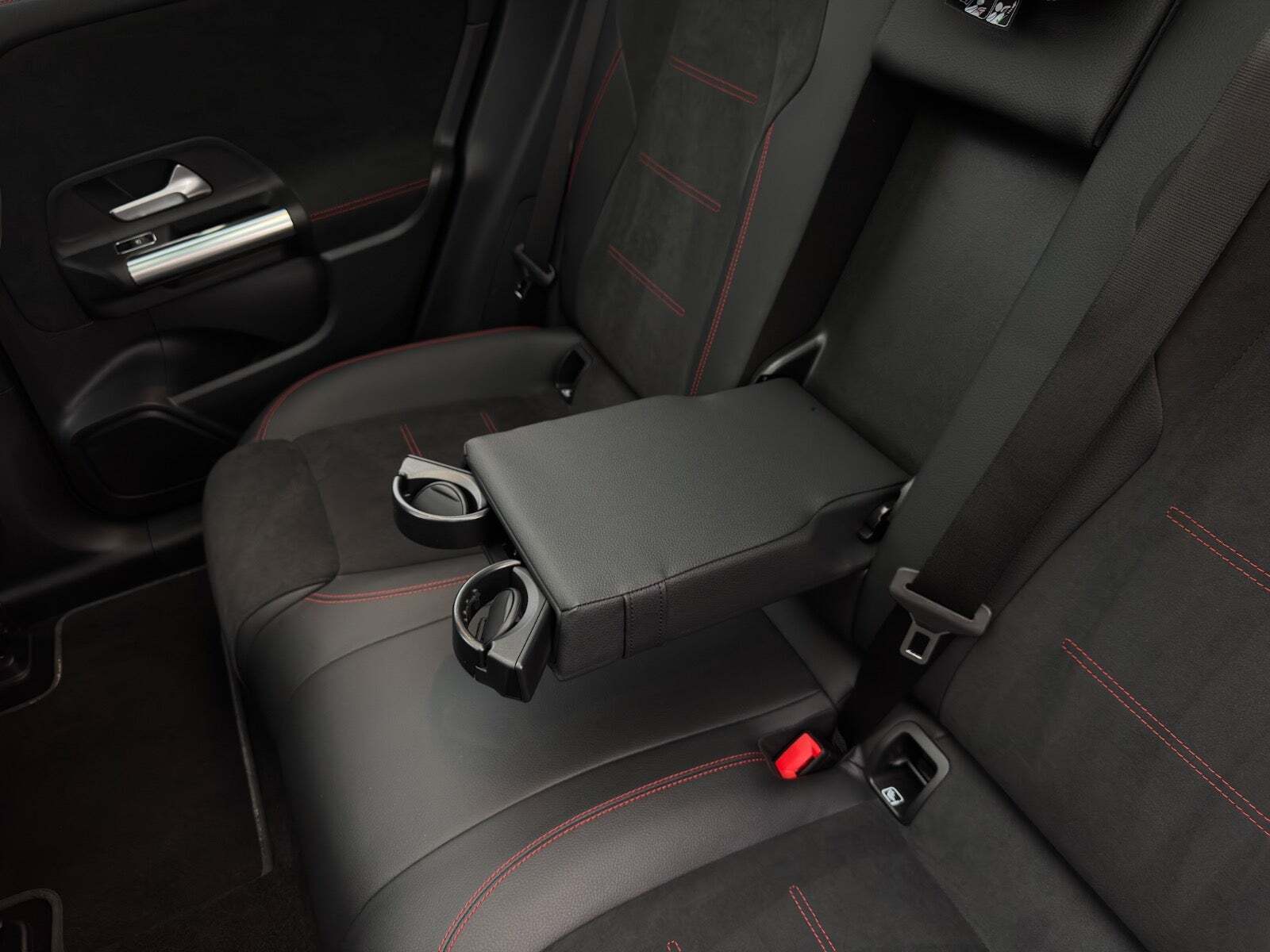 Hvid Mercedes EQA250 fra 2022