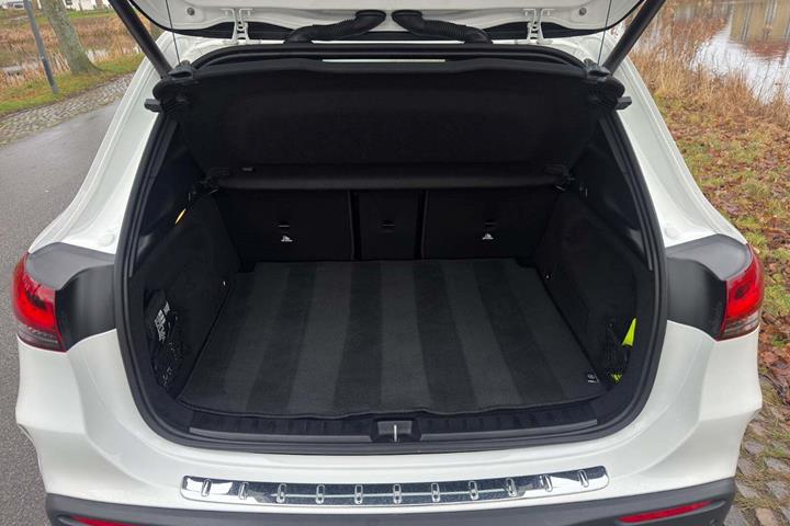 Hvid Mercedes EQA250 fra 2022