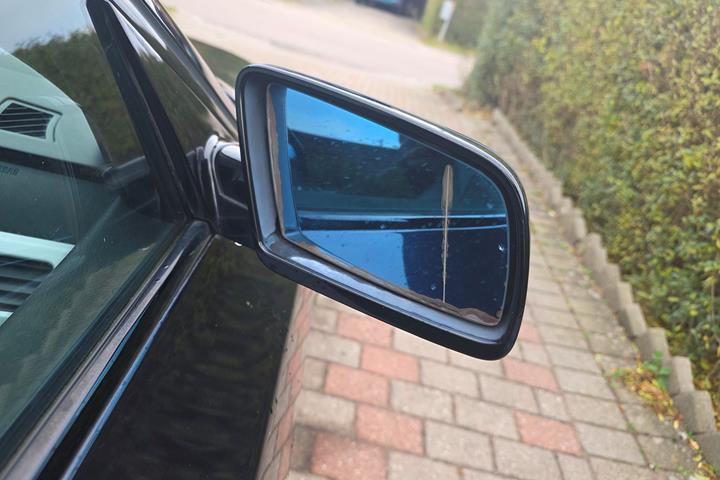 Blå BMW 535 fra 2007