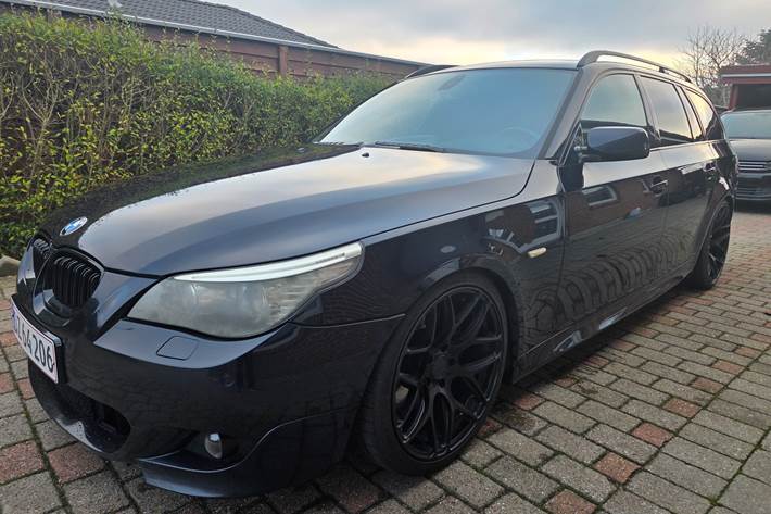 Blå BMW 535 fra 2007