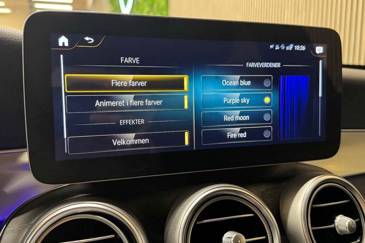 Grå Mercedes GLC300 de fra 2021