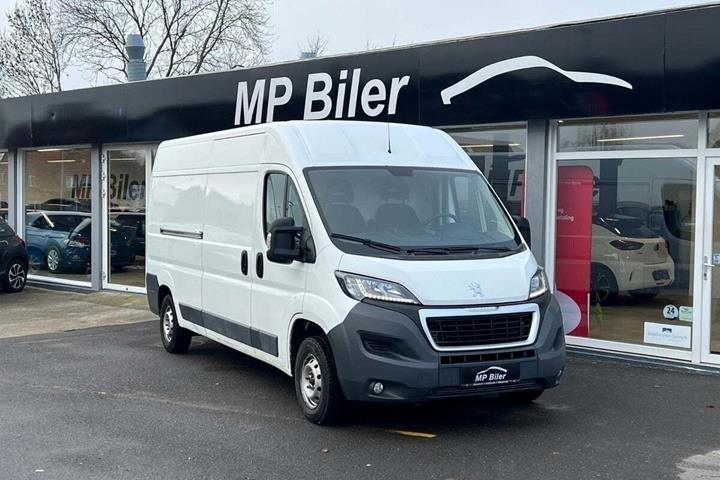 Hvid Peugeot Boxer 335 fra 2017