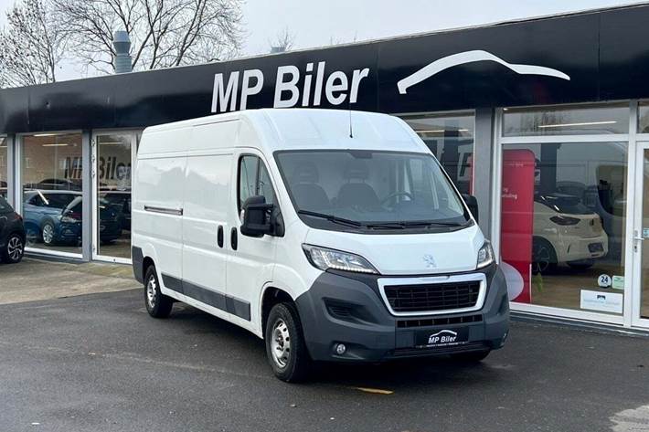 Hvid Peugeot Boxer 333 fra 2017