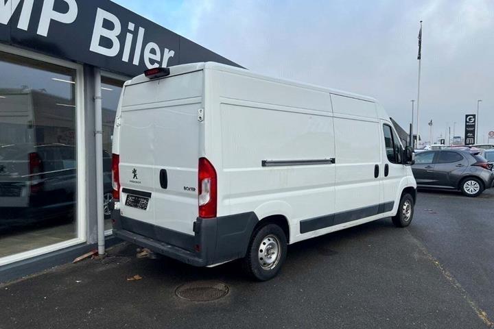 Hvid Peugeot Boxer 333 fra 2017