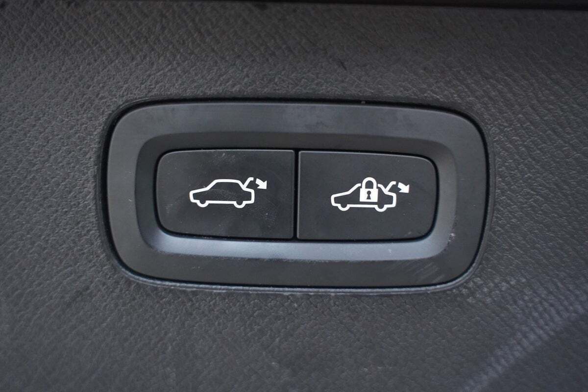 Brun Volvo XC90 fra 2021