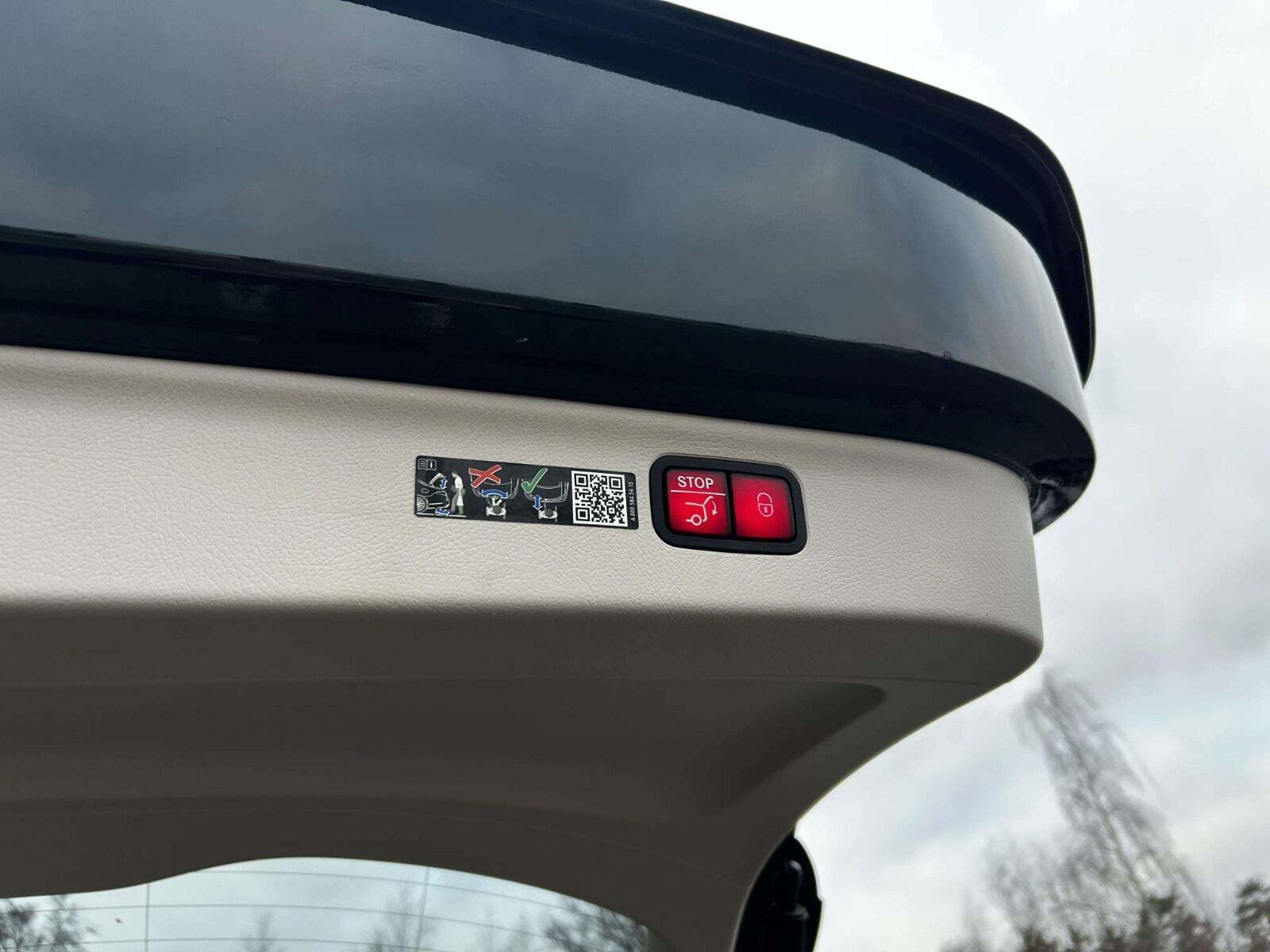 Grøn Mercedes EQS450 SUV fra 2023